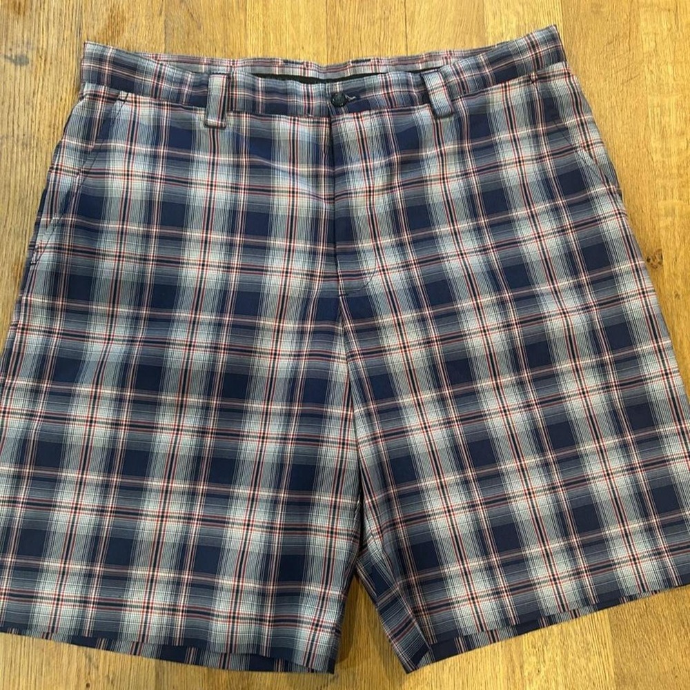Izod plaid golf shorts